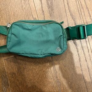 Lululemon belt bag color cascadia green
